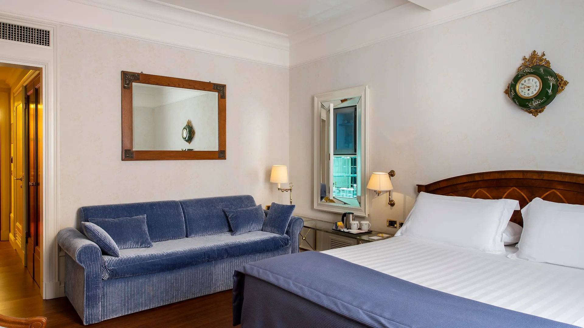 Art Hotel Orologio Bologna 4*,  Italy