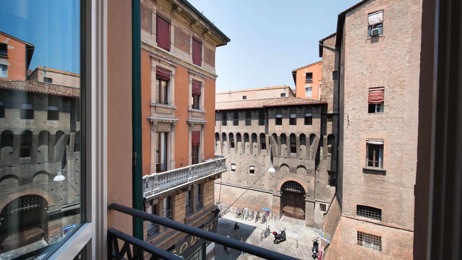 Art Hotel Orologio Bologna 4*,